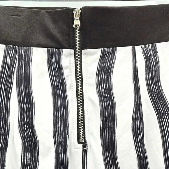 Eloquii Black White Stripe Zipper Knee Length Bottom Skirt Plus 18 - Picture 3 of 5